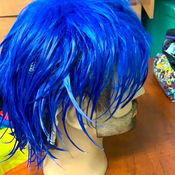 Adjustable blue wig - Picture 1 of 5